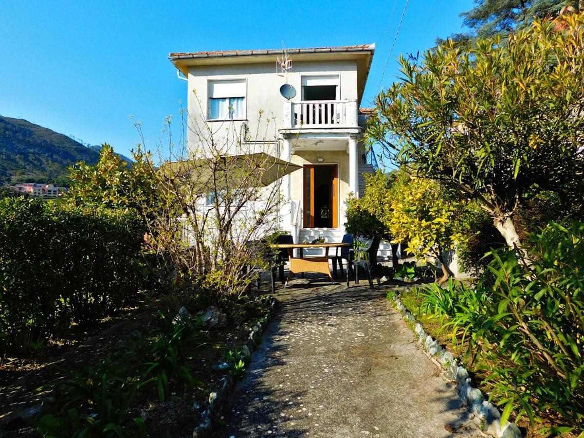 Villa Unifamiliare Con Posto Auto! Levanto Kültér fotó